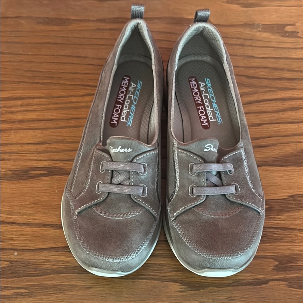Skechers Gray Flats with Memory Foam and Elastic Laces. Minimal wear.